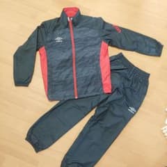 ブラウン様　umbro ピステ・ウィンドブレーカー 　150　裏地つきのサムネイル