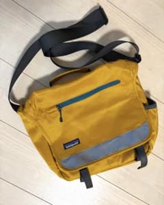 新品未使用パタゴニア Mini Mass ミニマス メッセンジャーバッグ 廃盤品 新品未使用パタゴニア Mini Mass ミニマス メッセンジャーバッグ 廃盤