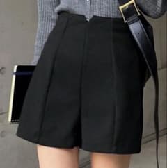 SHEIN ブラック ハイウエストショートパンツのサムネイル