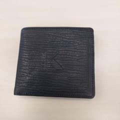 KR　プレスK　二つ折り財布　ブラックのサムネイル