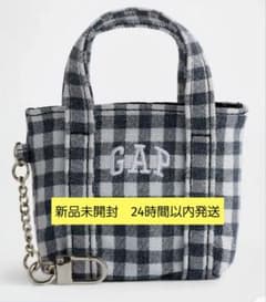 GAP ギンガムチェック ミニバッグ チャームキーホルダー - メルカリ