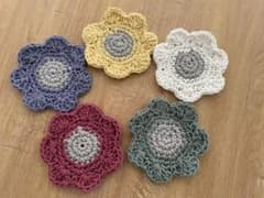 ハンドメイド コットンニットコースター 花型１枚のサムネイル