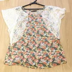 フリーズフレーズの花柄トップスのサムネイル