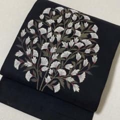 名古屋帯 開き仕立て お太鼓柄 花文様 黒地 カジュアル 黒 ブラック 