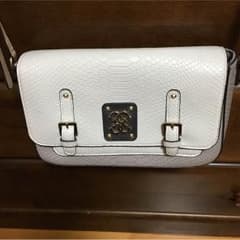 GUESS ショルダーバックのサムネイル