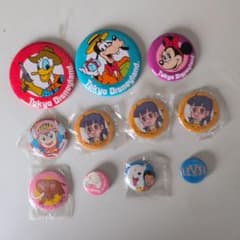 キャラクターのピンバッジ - メルカリ