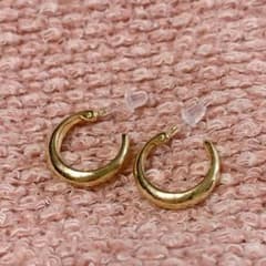 新品☆ゴールド フープ ピアス 樹脂のサムネイル