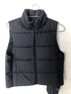 UNIQLO WARM PADDED ダウンベスト S ブラックのサムネイル
