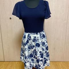 桜様専用☆15.INGNI（イング）紺色&花柄ミニワンピースのサムネイル