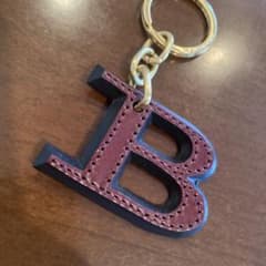 BURBERRY 【Bロゴ】レザー革 ボルドー系ゴールド金具 バックチャーム