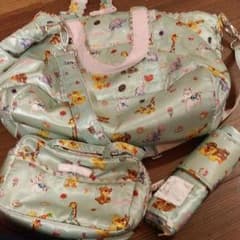 マザーズバック　オムツポーチ　オムツシートのサムネイル
