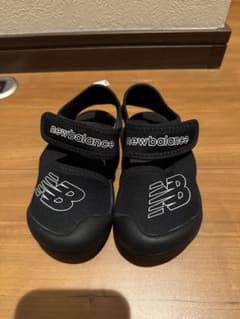 New Balance 黒 サンダルのサムネイル