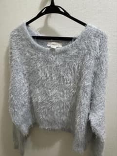 FOREVER 21 クロップドセーター　水色ファーのサムネイル