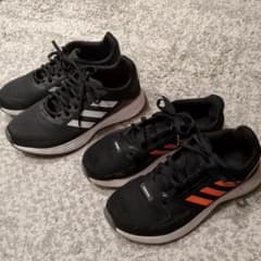 adidasスニーカー22.5・23.0のサムネイル