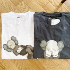 ユニクロ　カウズ　ティーシャツのサムネイル
