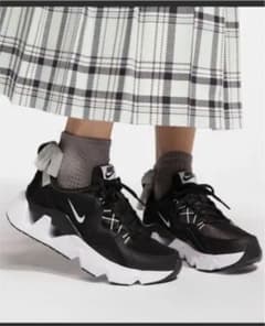 NIKE RYZ365  ウィメンズスニーカー　23㎝のサムネイル