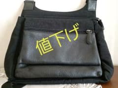 軽量　ナイロン　ショルダーバッグのサムネイル