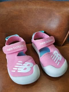 New Balance キッズ サンダル ピンク 17cmのサムネイル