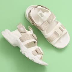 NIKE　キャニオン　サンダルのサムネイル