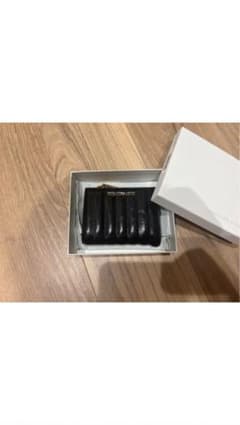CHARLES & KEITH 二つ折り財布 ブラックのサムネイル