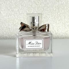 Miss Dior Blooming Bouquet 香水30mlのサムネイル