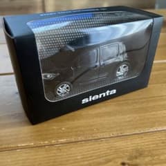トヨタ シエンタ プルバックカー ブラック ミニカー 新品未使用のサムネイル
