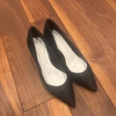 黒のポインテッドトゥパンプス 35.5のサムネイル