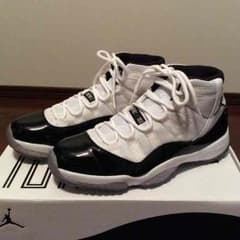 Air Jordan Retro 11のサムネイル