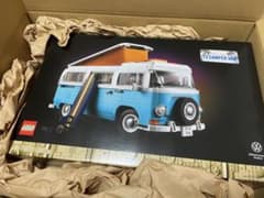 LEGO Volkswagen T2 Camper Van 10279のサムネイル