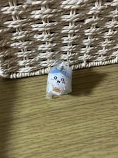 ちいかわ　ハチワレ　たべものいっぱいマスコット2のサムネイル