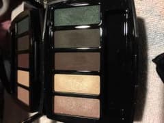 シャネル CHANEL アイシャドーのサムネイル