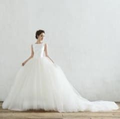 ハツコエンドウGigi風 ウェディングドレス プリンセスライン 結婚式 前
