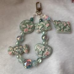ハンドメイド 蝶と薔薇のチャーム キーホルダーのサムネイル