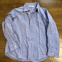 長袖シャツ 130サイズ 薄い青のサムネイル