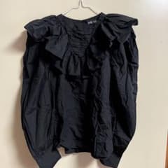 ZARA 黒　フリルブラウス　本日削除　最終値下げのサムネイル