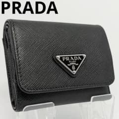 極美品✨️プラダ　三つ折り財布　トライアングル　サフィアーノレザー　RFID　黒 極美品✨️プラダ 三つ折り財布 トライアングル サフィアーノレザー