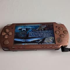 ※[起動確認済]PSP 本体 モンハンデザイン・ソフト2つ・ポーチセットのサムネイル