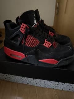【maho様専用】Air Jordan 4 ブラック/レッドのサムネイル