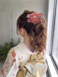 成人式#結婚式#七五三#発表会#着物#髪飾り サーモンピンク系のサムネイル