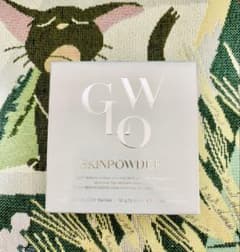 メグットビューティー　GLOW SKIN POWDER グロウスキンパウダー