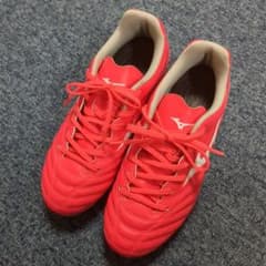 ゆりパさん専用＊新品＊ミズノ（MIZUNO）（キッズ）ジュニアサッカースパイクのサムネイル