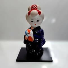 博多人形 手まりを持つ女の子 日本人形 置物 箱付きのサムネイル