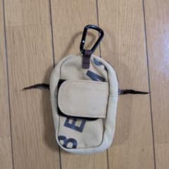 BEAMS ポーチ カラビナ付き小物入れ ベージュのサムネイル