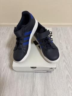 美品★adidas スニーカー 23cm ★1.2回使用のみ　⑦のサムネイル