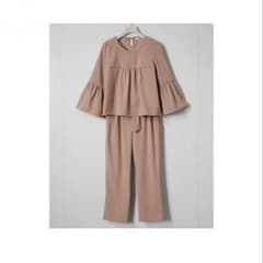 ピンクベージュ セットアップのサムネイル