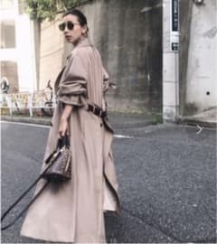 BACK PLEATS LAYERED COAT F ベージュのサムネイル