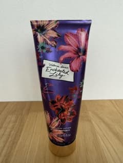 Victoria's Secret Enchanted Lily ローションのサムネイル
