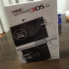 Newニンテンドー3DS LL パールホワイトのサムネイル