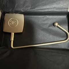 CHANEL バッグハンガー ゴールドのサムネイル