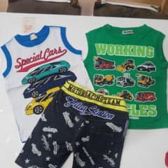 男の子 Tシャツのサムネイル